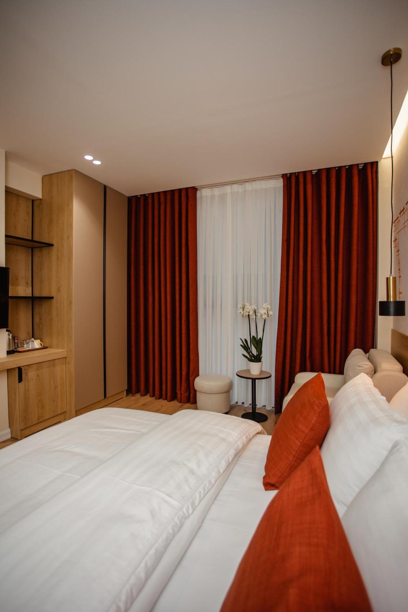 Oro Inn Hotel Shkodër Buitenkant foto
