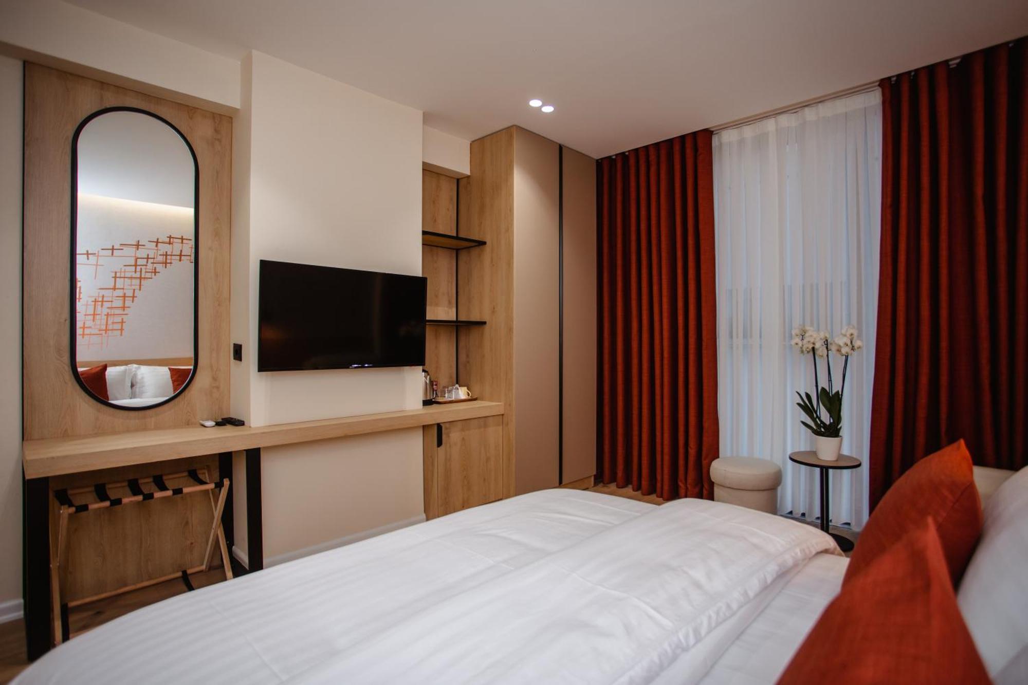Oro Inn Hotel Shkodër Buitenkant foto