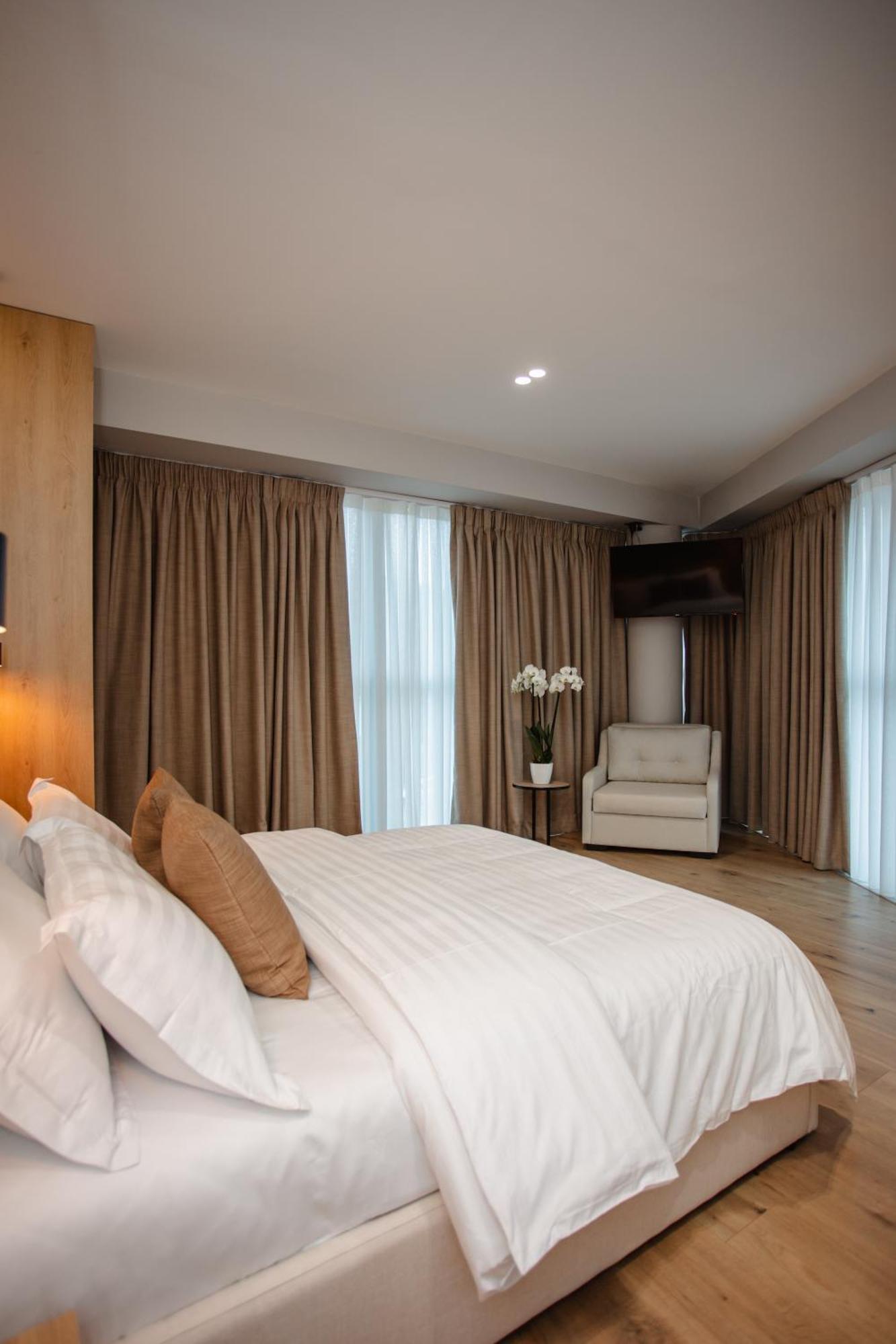 Oro Inn Hotel Shkodër Buitenkant foto